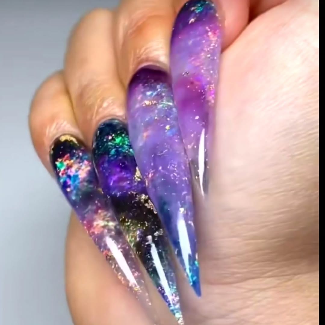 Post 4 by Marina Venger / Nail artist on Instagram (image)