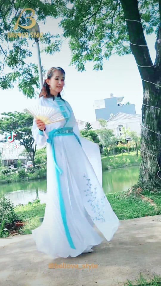 Post 1 by Anggun dengan Pakaian Syari on Instagram (video)