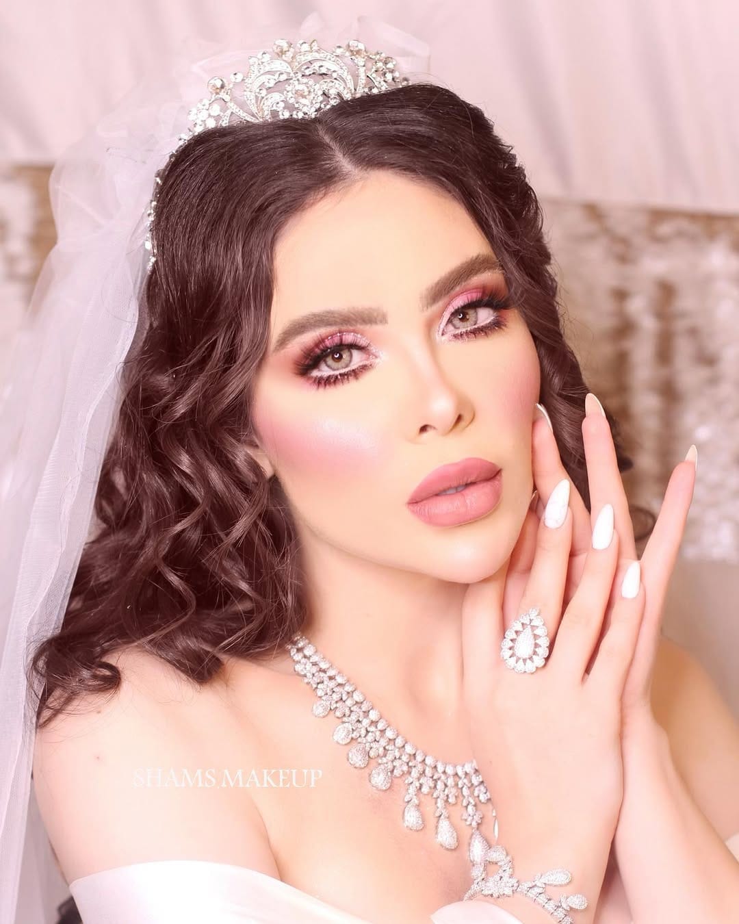 Post 3 by خبيرة التجميل الاماراتية شمسه on Instagram (carousel)