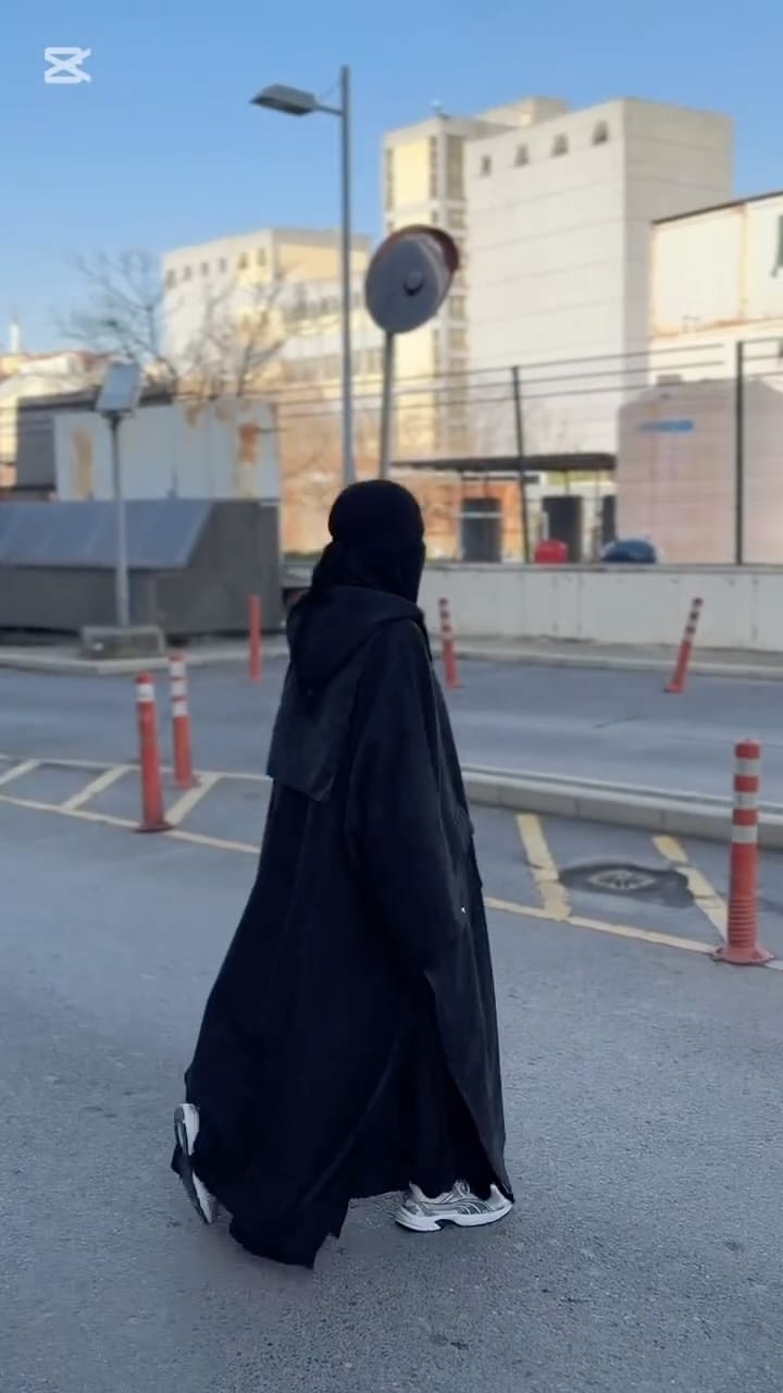 Post 1 by RUQ on Instagram (video)