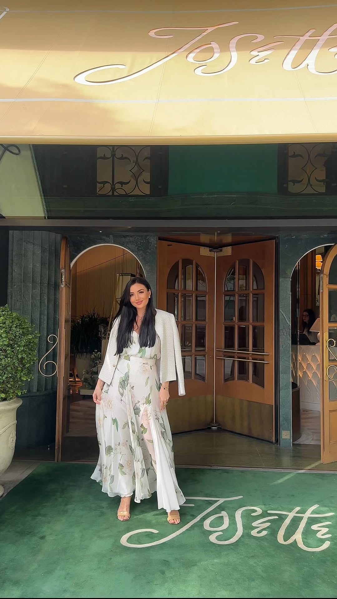 Post 3 by Rufina on Instagram (video)