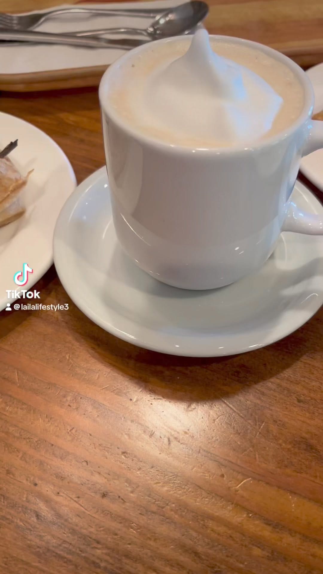 Post 4 by laila bb on Instagram (video)