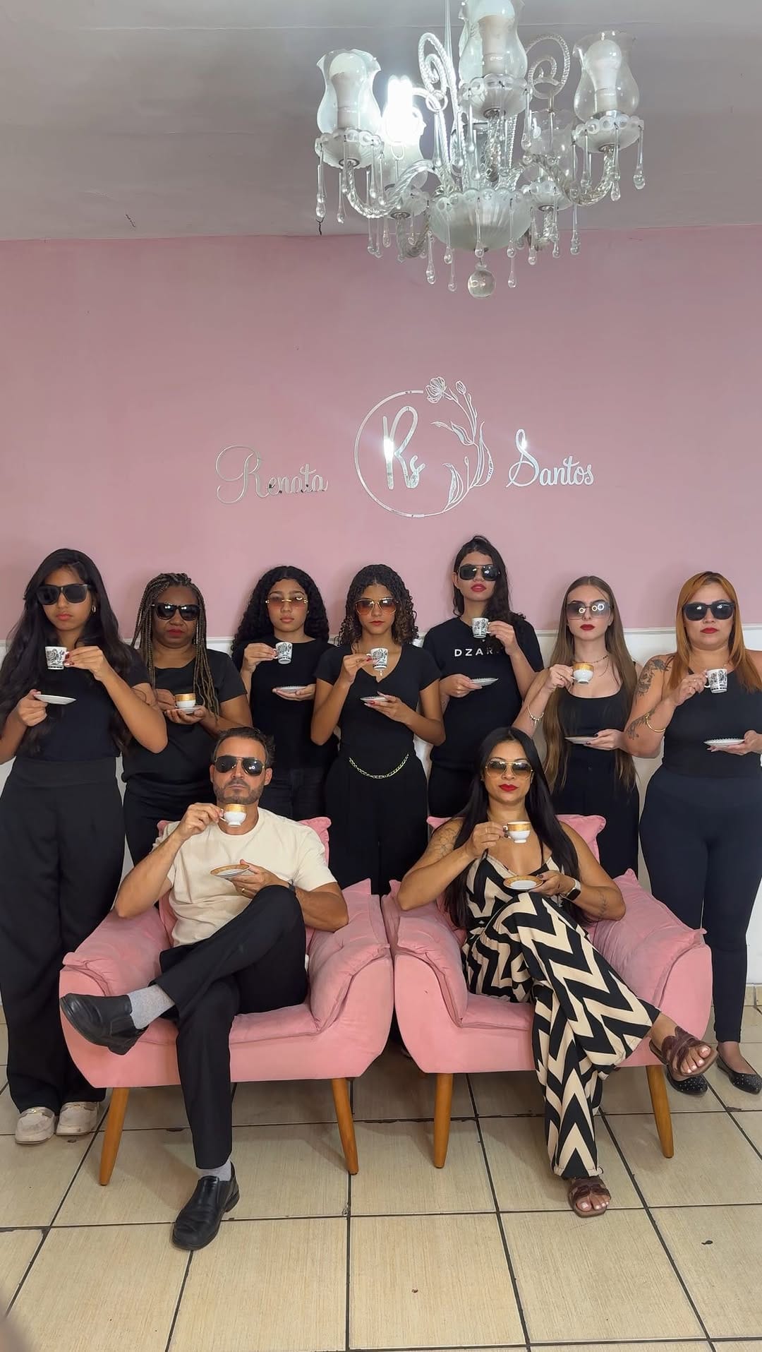 Post 9 by Renata Santos on Instagram (video)