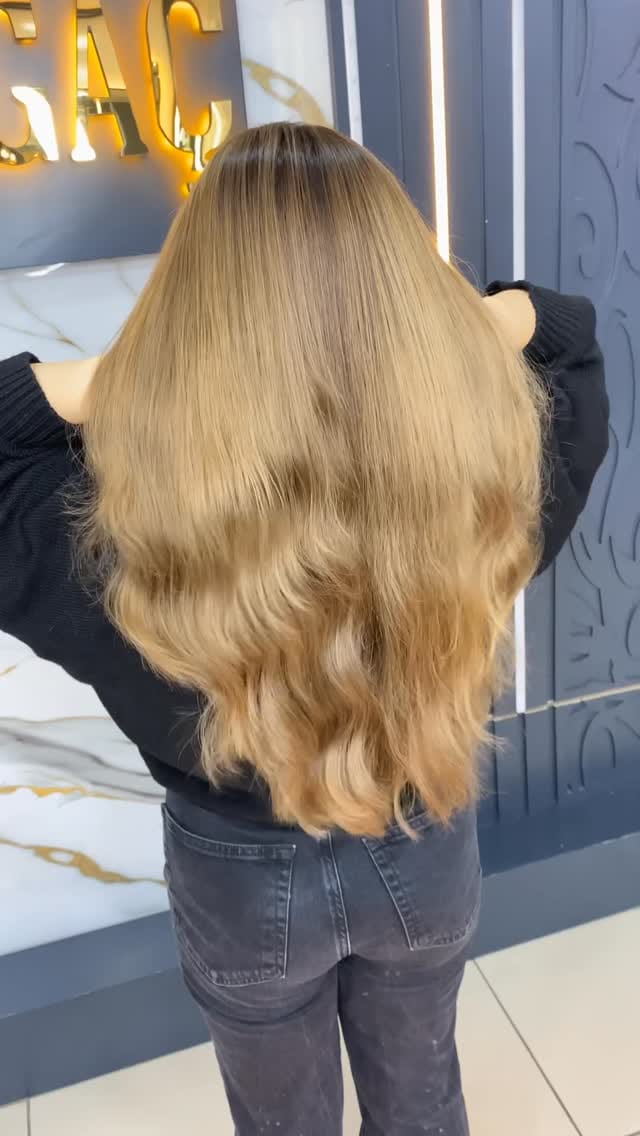 Post 3 by Elif Karaağaç on Instagram (video)