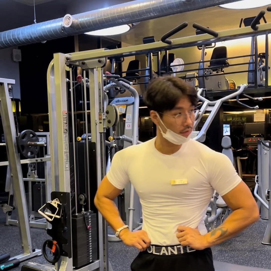 Post 7 by 181cm ENTJ on Instagram (carousel)