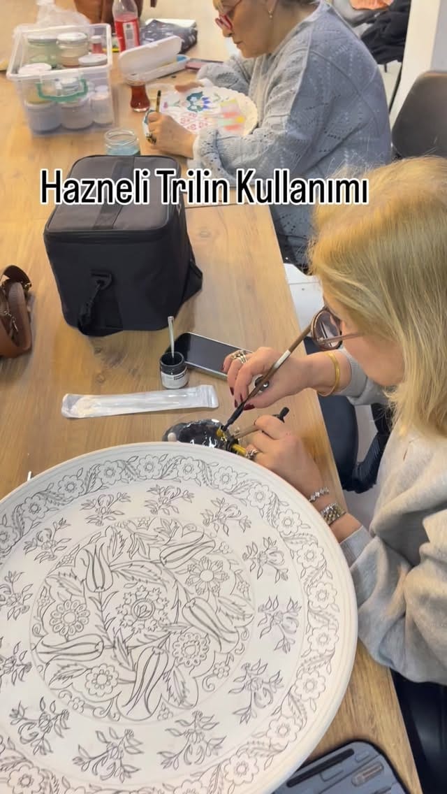 Post 10 by Etkinlik organizatörü,Porselen Boyama,Seramik on Instagram (video)