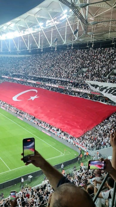 Post 1 by Beşiktaş'ın çocuğu on Instagram (video)