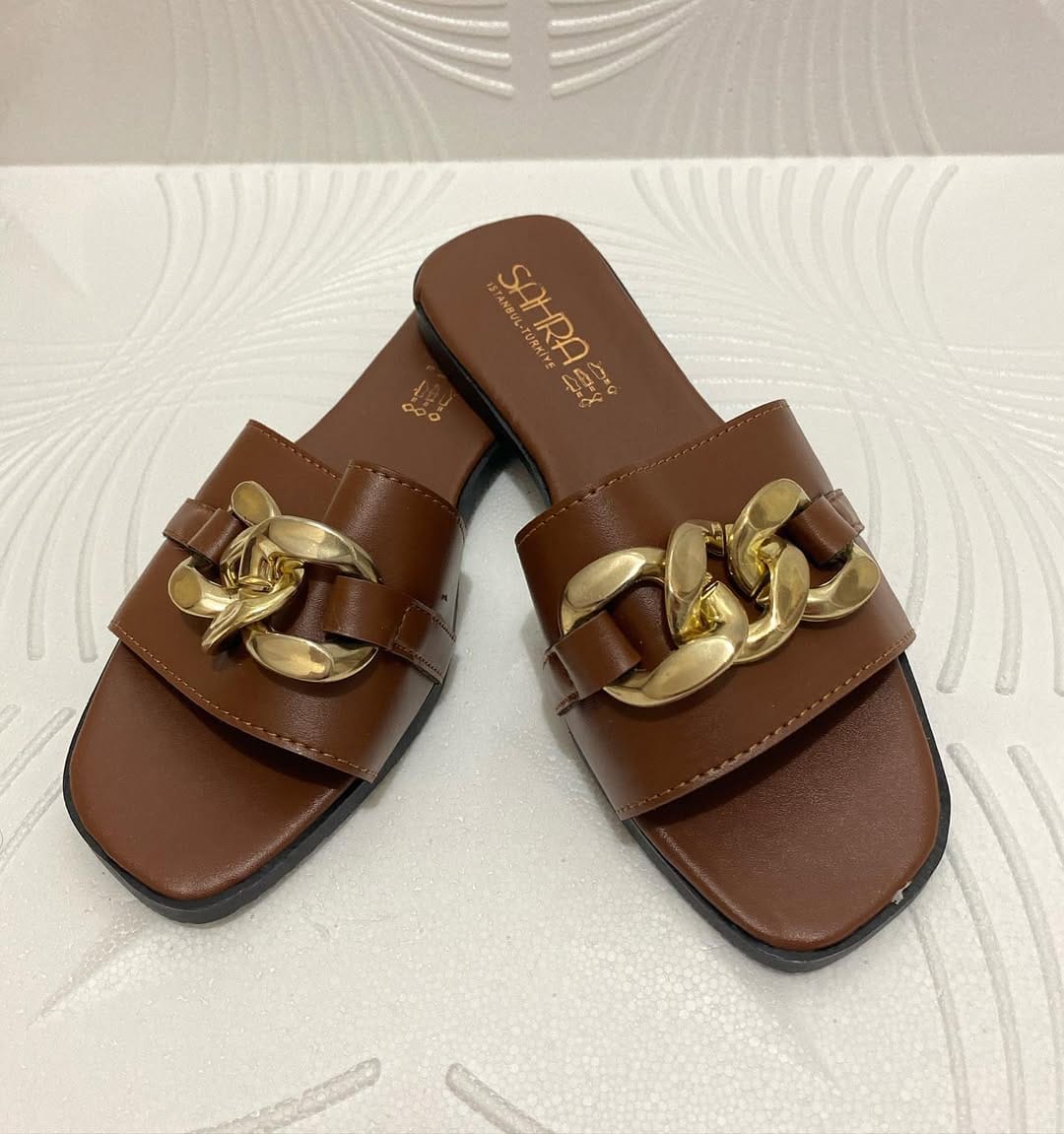 Post 4 by Can’s Bag&Slipper on Instagram (carousel)