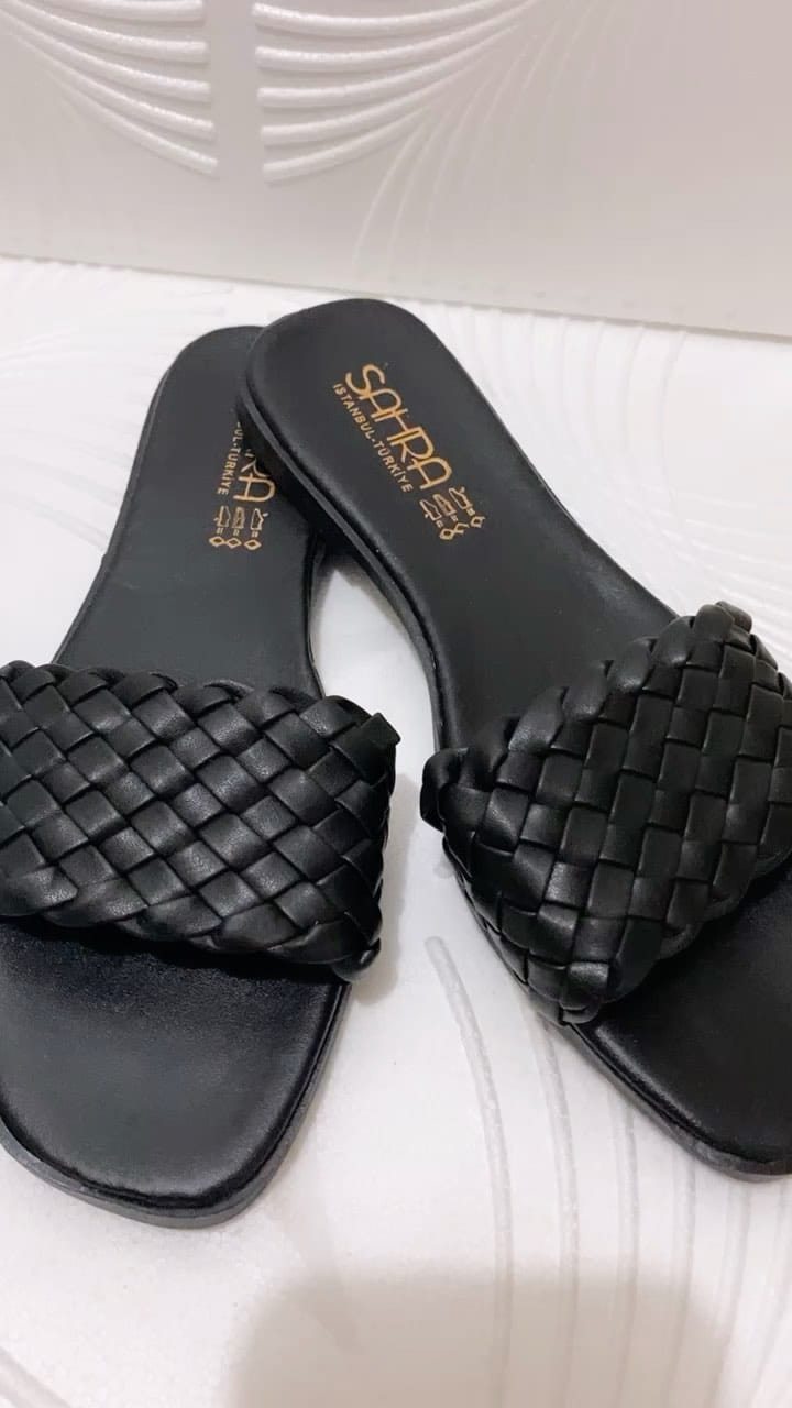 Post 3 by Can’s Bag&Slipper on Instagram (video)