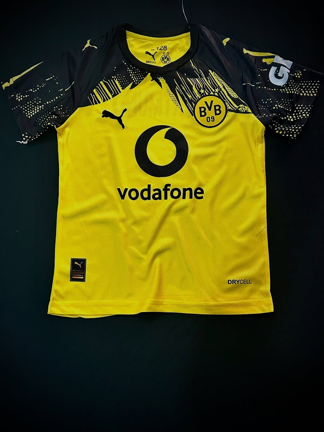 Post 8 by Www.futbolformam.com on Instagram (carousel)