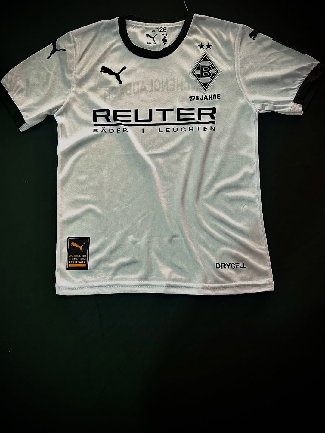 Post 9 by Www.futbolformam.com on Instagram (carousel)