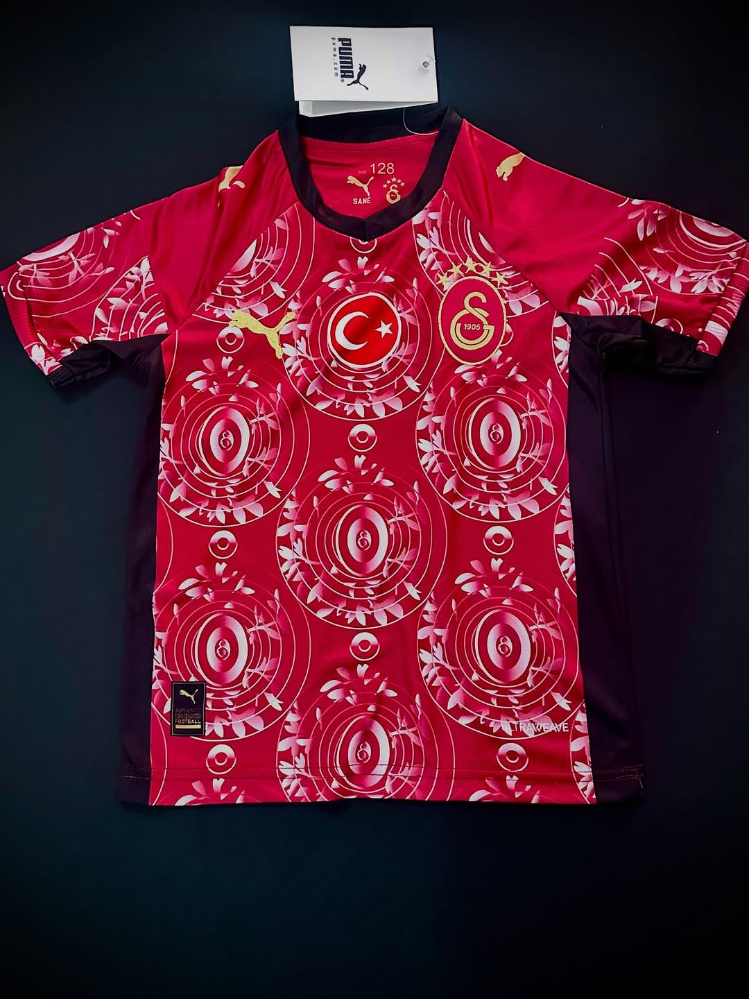 Post 4 by Www.futbolformam.com on Instagram (carousel)