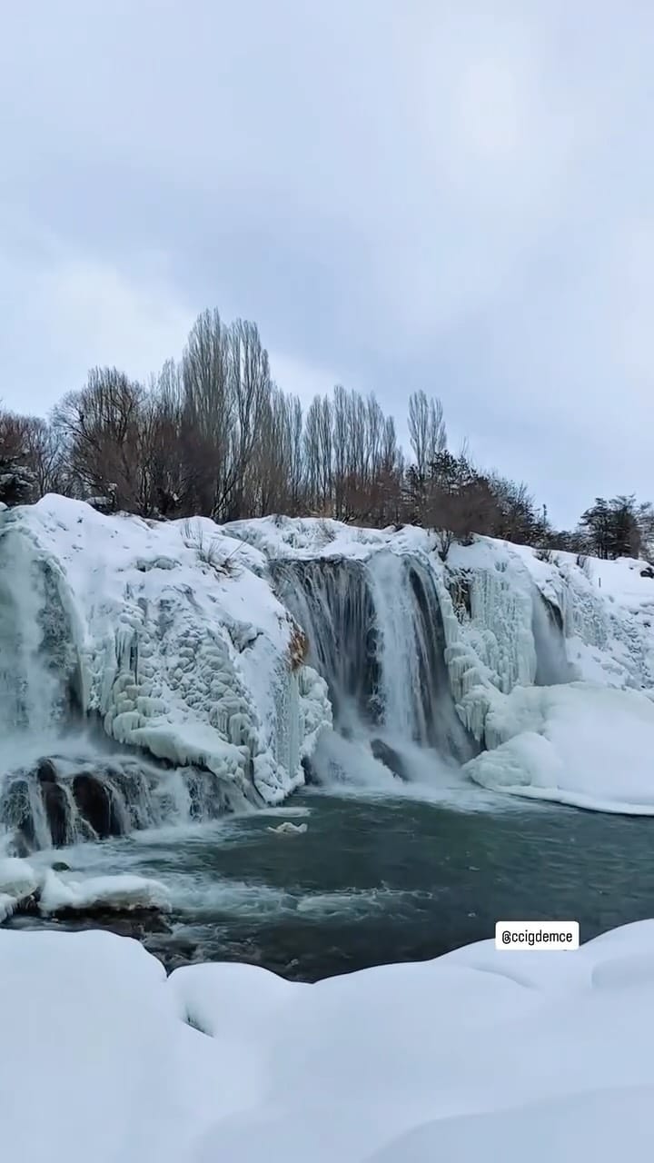 Post 1 by 🌸Ç İ Ğ D E M🌸 on Instagram (video)