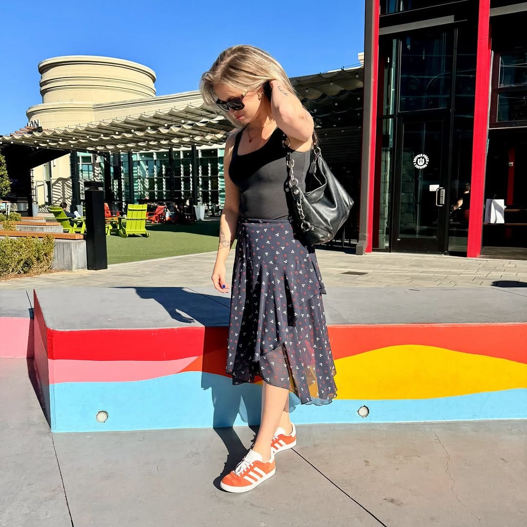 Post 5 by 𝓛𝓮𝔁 on Instagram (image)