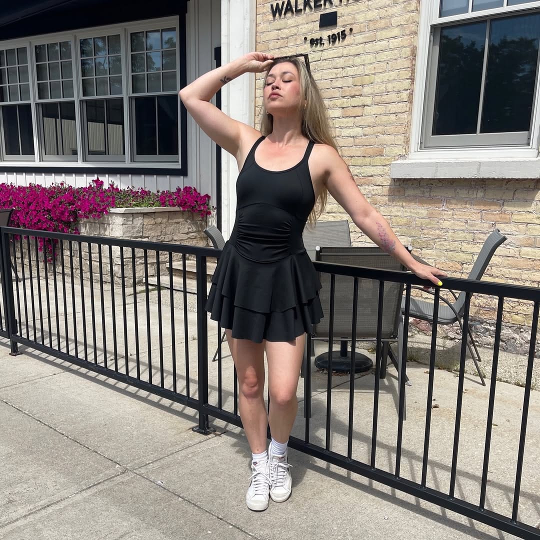 Post 10 by 𝓛𝓮𝔁 on Instagram (carousel)