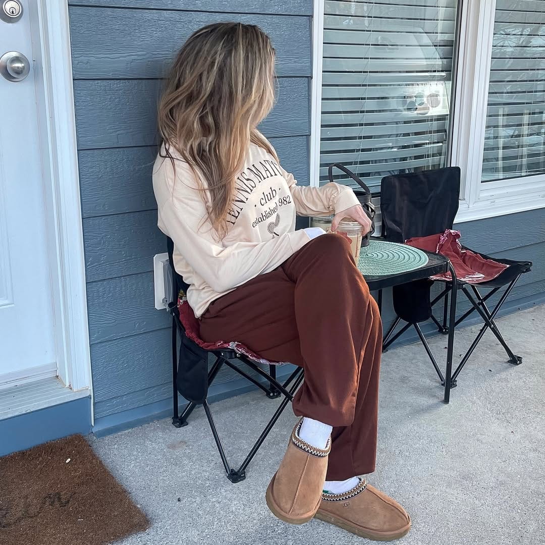 Post 9 by 𝓛𝓮𝔁 on Instagram (carousel)