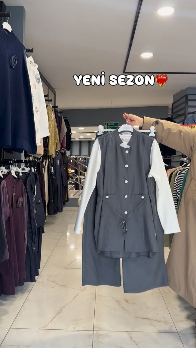 Post 6 by ZÜMRÜT GİYİM on Instagram (video)