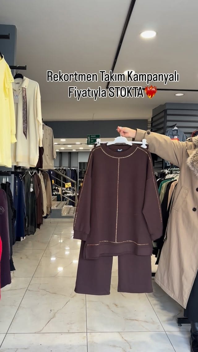 Post 9 by ZÜMRÜT GİYİM on Instagram (video)
