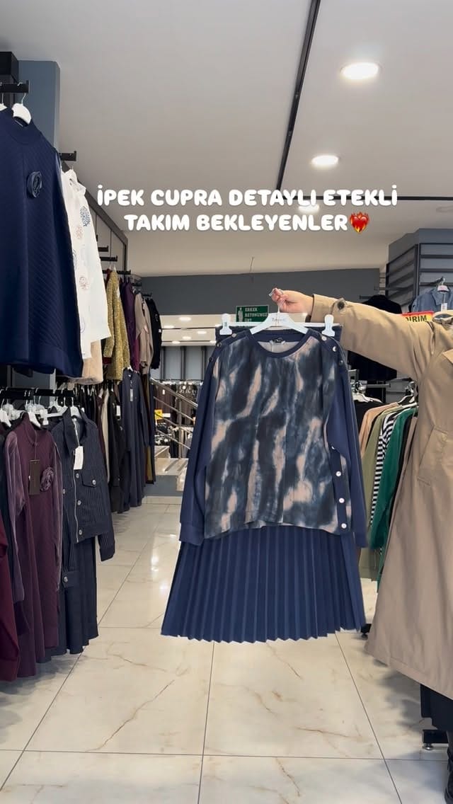 Post 3 by ZÜMRÜT GİYİM on Instagram (video)