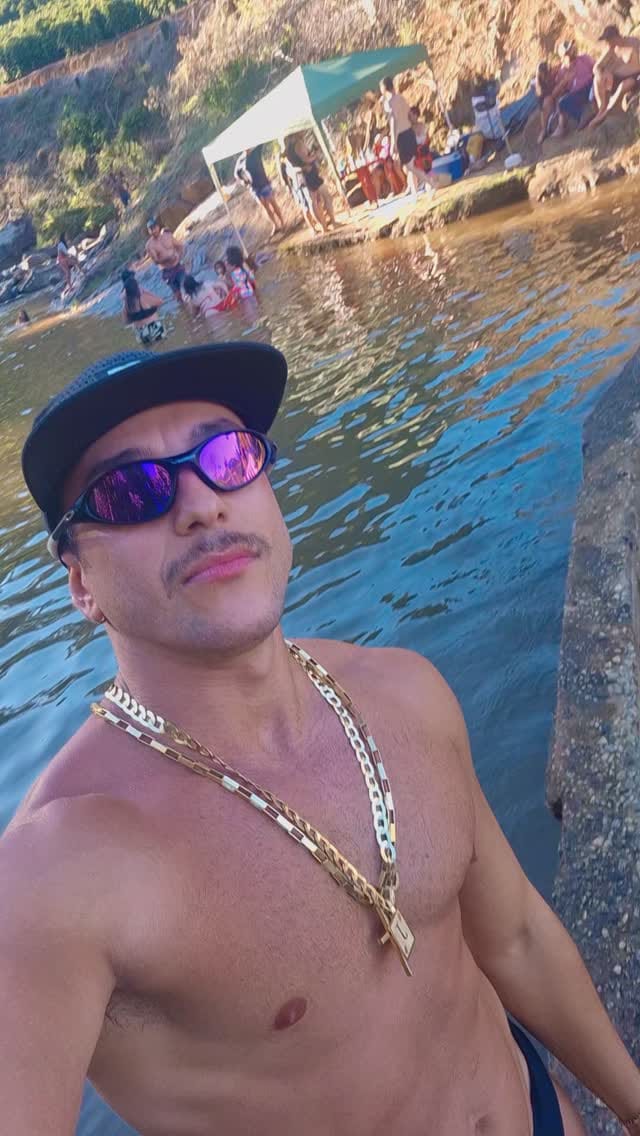 Post 9 by Yaquine Henriques on Instagram (video)