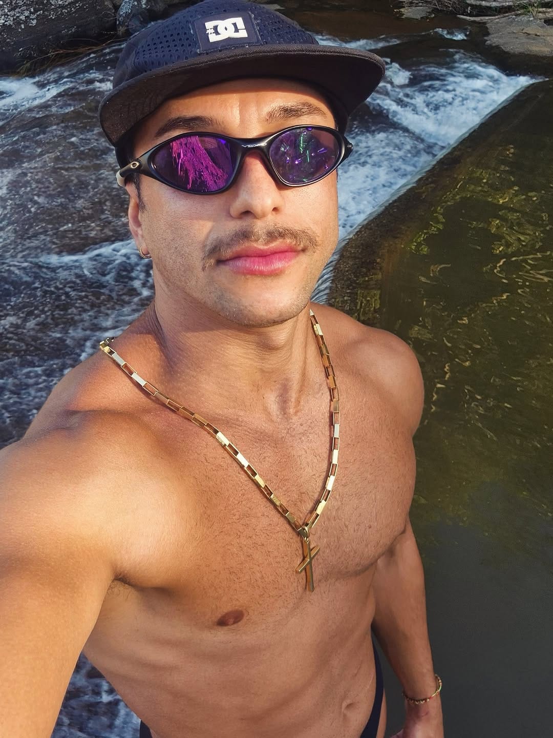 Post 10 by Yaquine Henriques on Instagram (image)