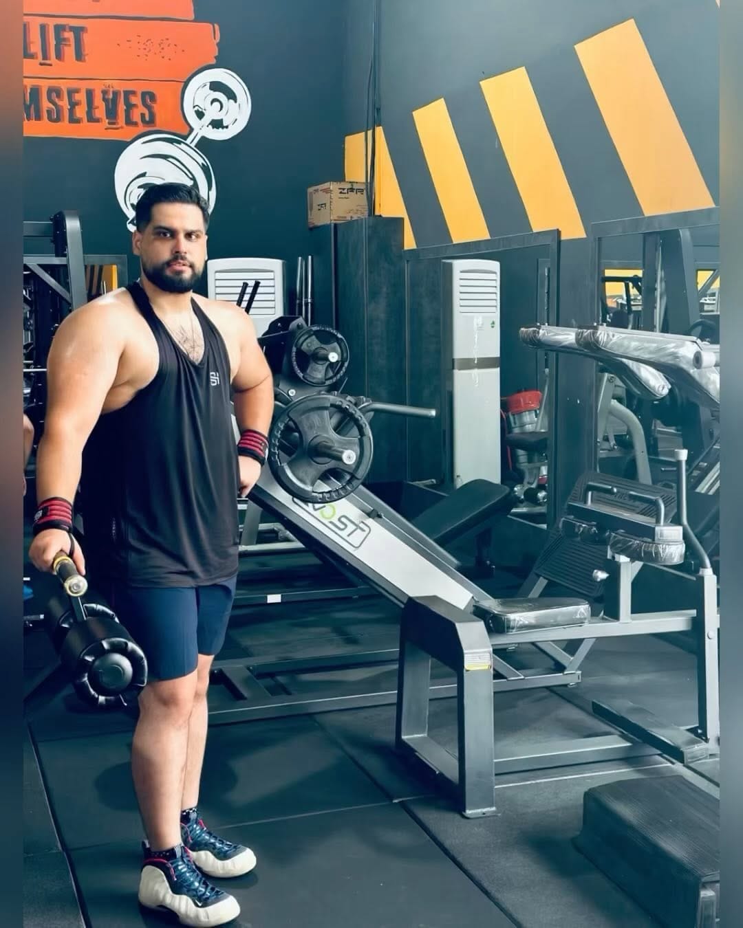 Post 9 by ༒حسام زارع کلاک༒ on Instagram (video)