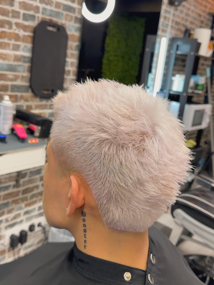 Post 1 by BARBERÍA PALACE BARBER on Instagram (carousel)