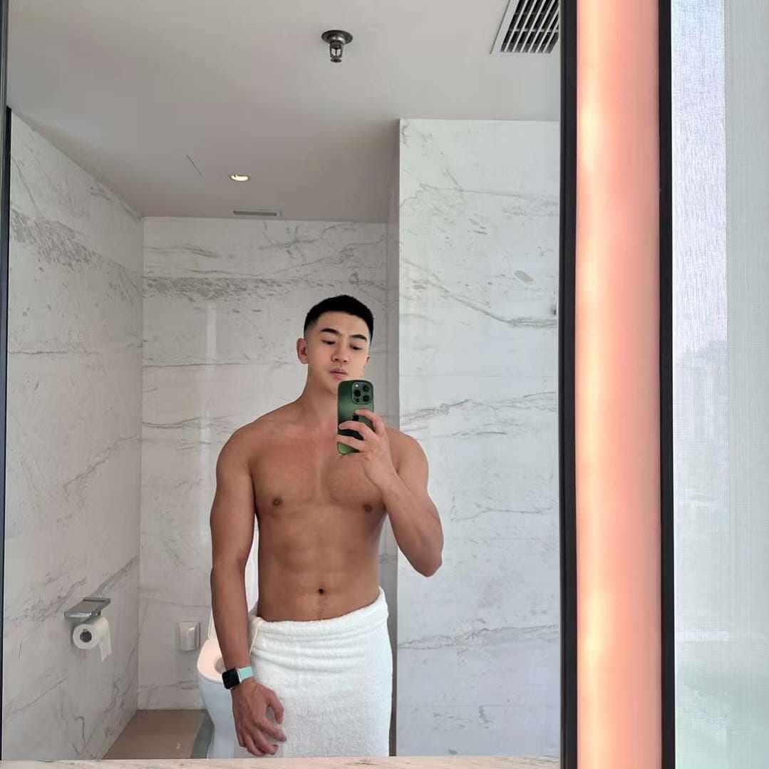 Post 10 by Paris Wilson on Instagram (image)