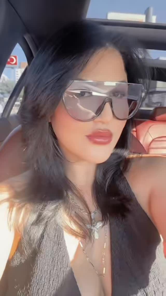 Post 10 by Nil eys on Instagram (video)