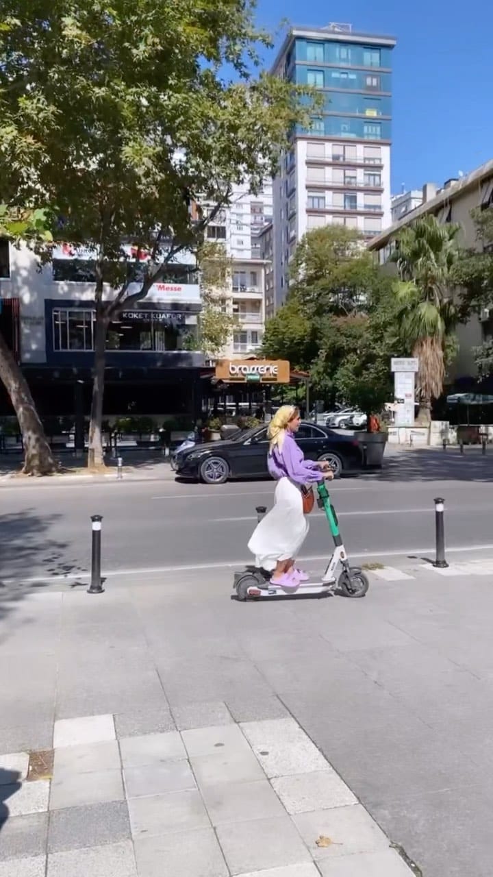Post 1 by Zaha أم حنّا on Instagram (video)