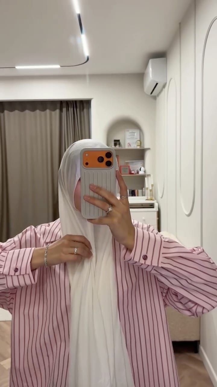 Post 10 by Хохоша ✨ on Instagram (video)