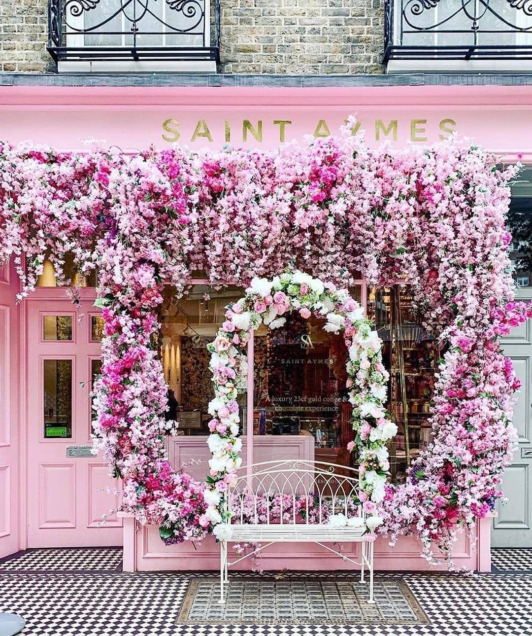 Post 6 by LONDONBYMIA | Mia on Instagram (image)