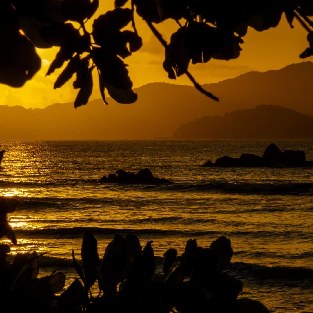 Post 8 by Javier y Clodet. TravelBlog on Instagram (carousel)