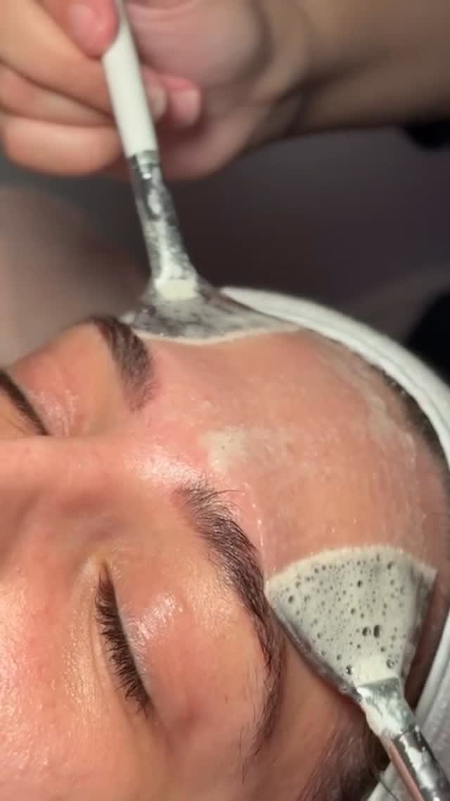 Post 9 by Ottawa Lashes Facials Dermaplaning  Body Contouring on Instagram (video)