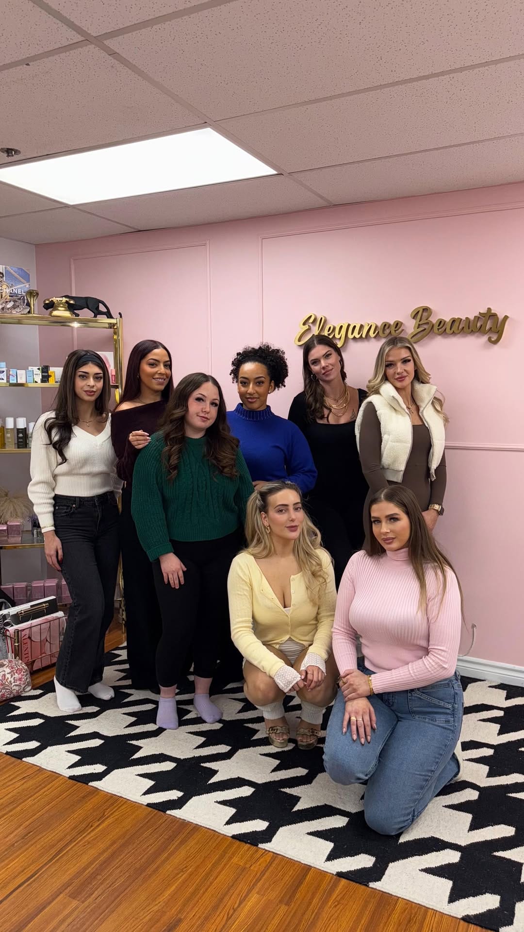Post 5 by Ottawa Lashes Facials Dermaplaning  Body Contouring on Instagram (video)