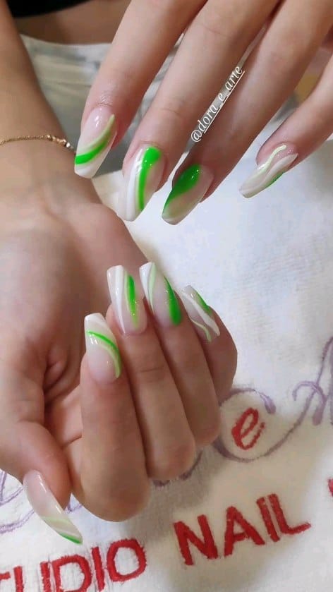 Post 9 by Studio Nail Design 23/11/2003 on Instagram (video)
