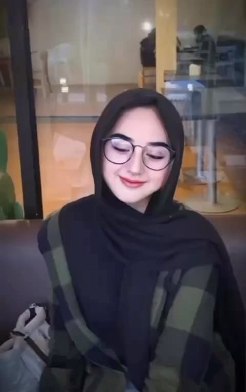 Post 2 by MARSEL VENEER GIGI on Instagram (video)