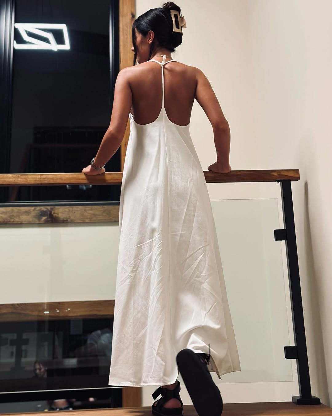 Post 10 by AT on Instagram (image)