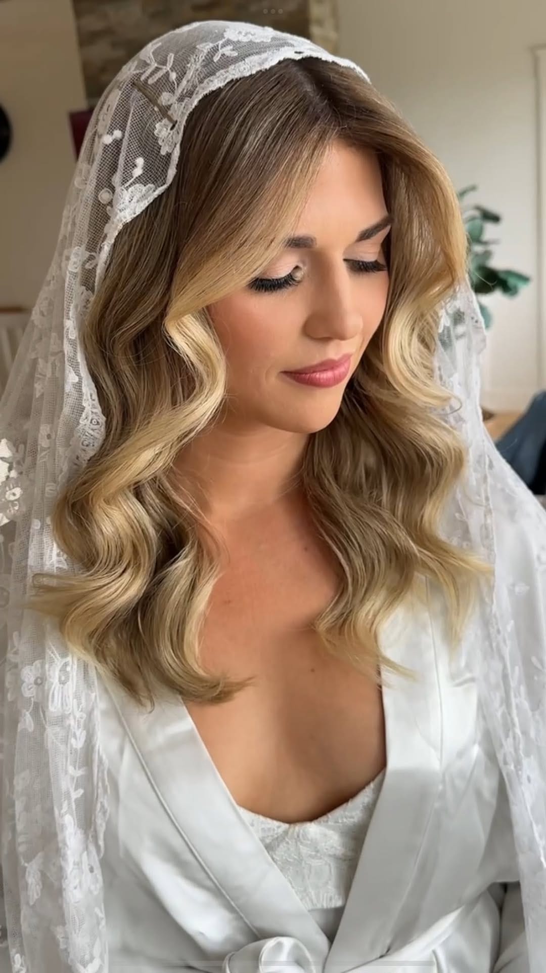 Post 4 by Rachel | Bridal Hair + Makeup on Instagram (video)