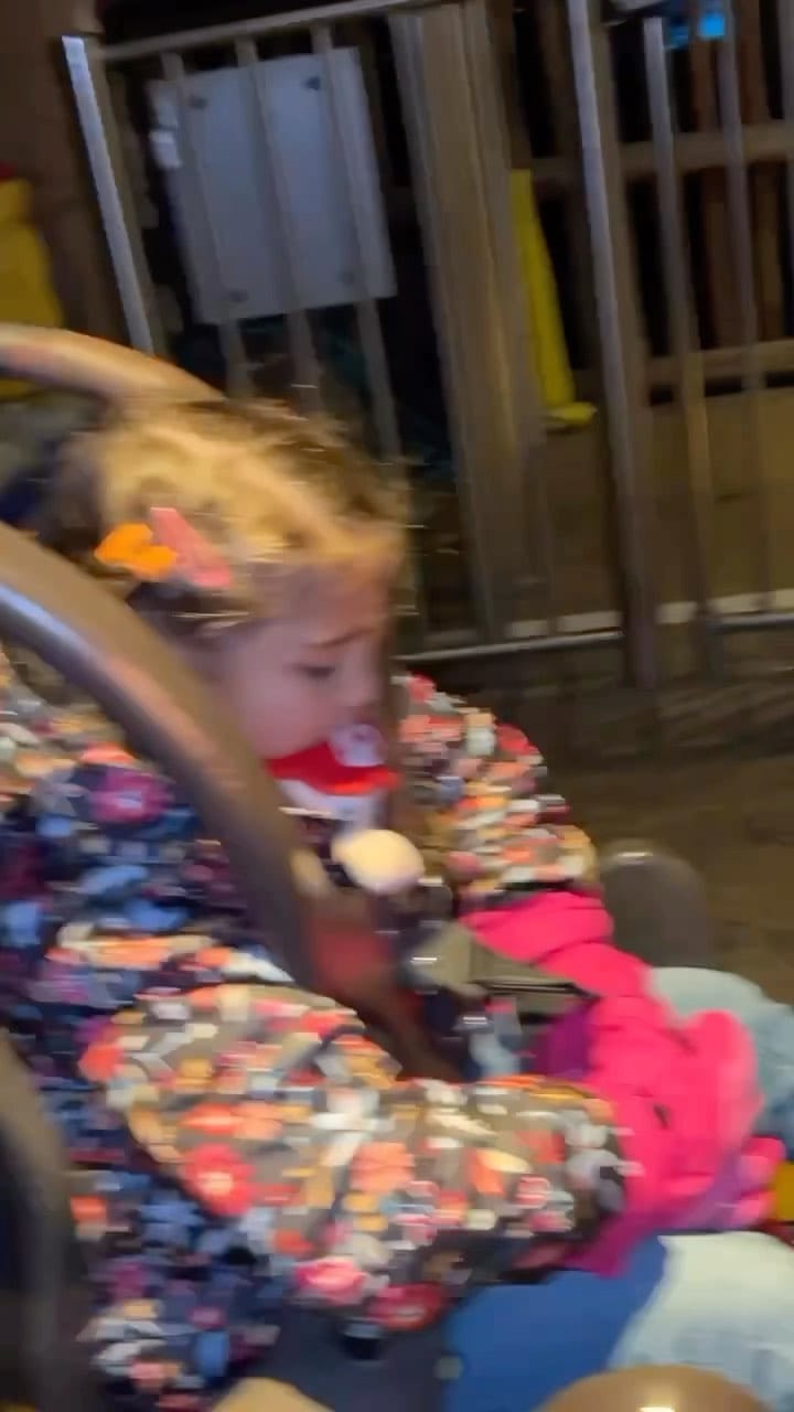 Post 10 by Aitana on Instagram (video)