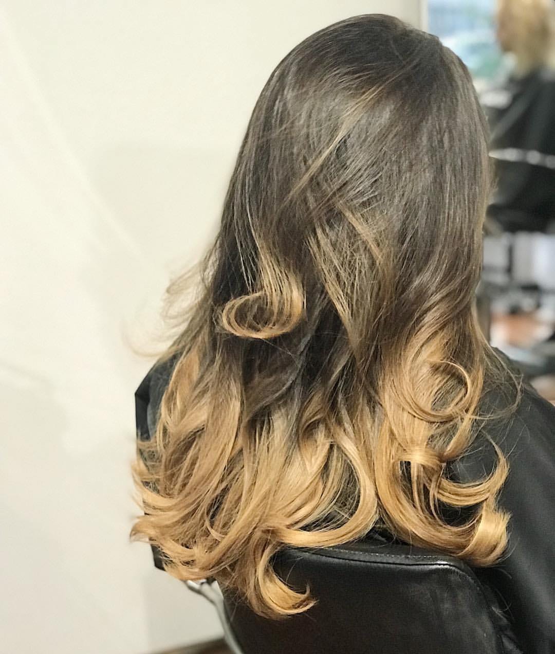 Post 4 by SALON1532 on Instagram (image)