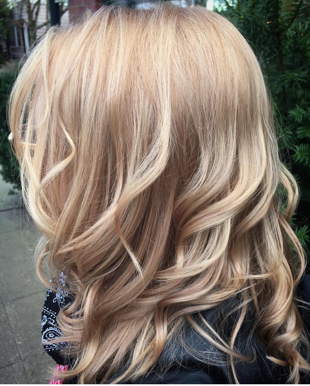 Post 6 by SALON1532 on Instagram (image)