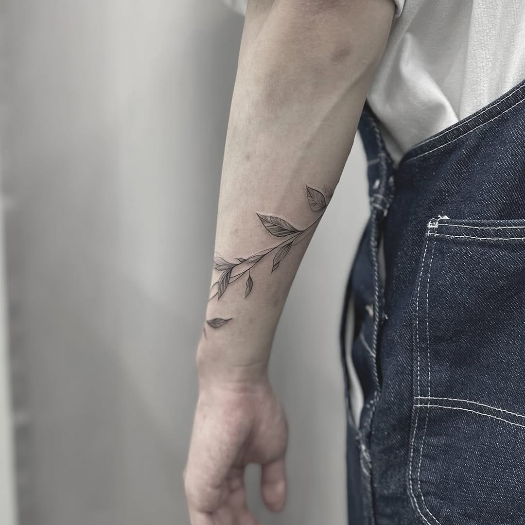 Post 10 by 홍대타투 타투고 on Instagram (image)
