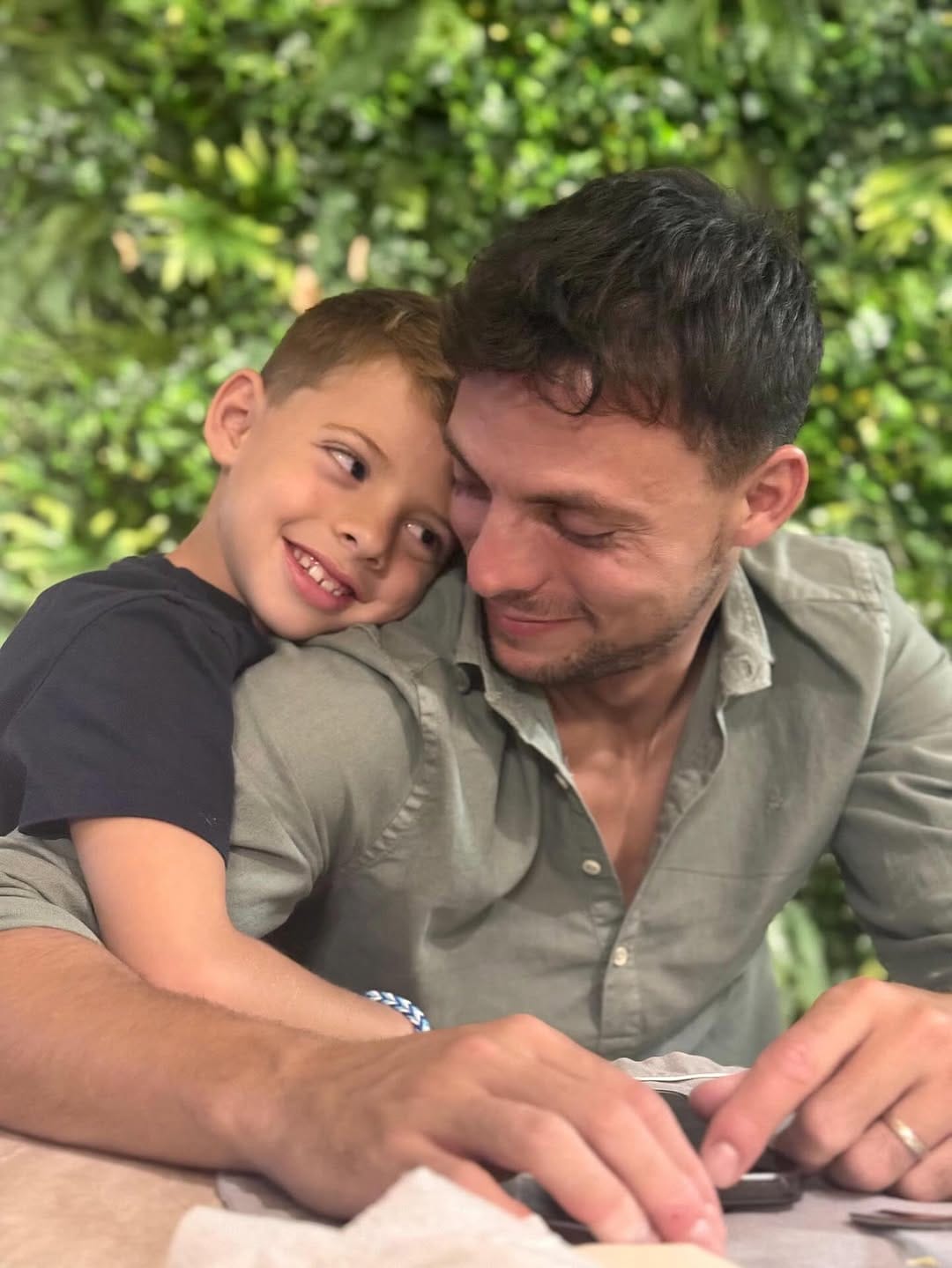 Post 6 by Oscar Plano on Instagram (carousel)