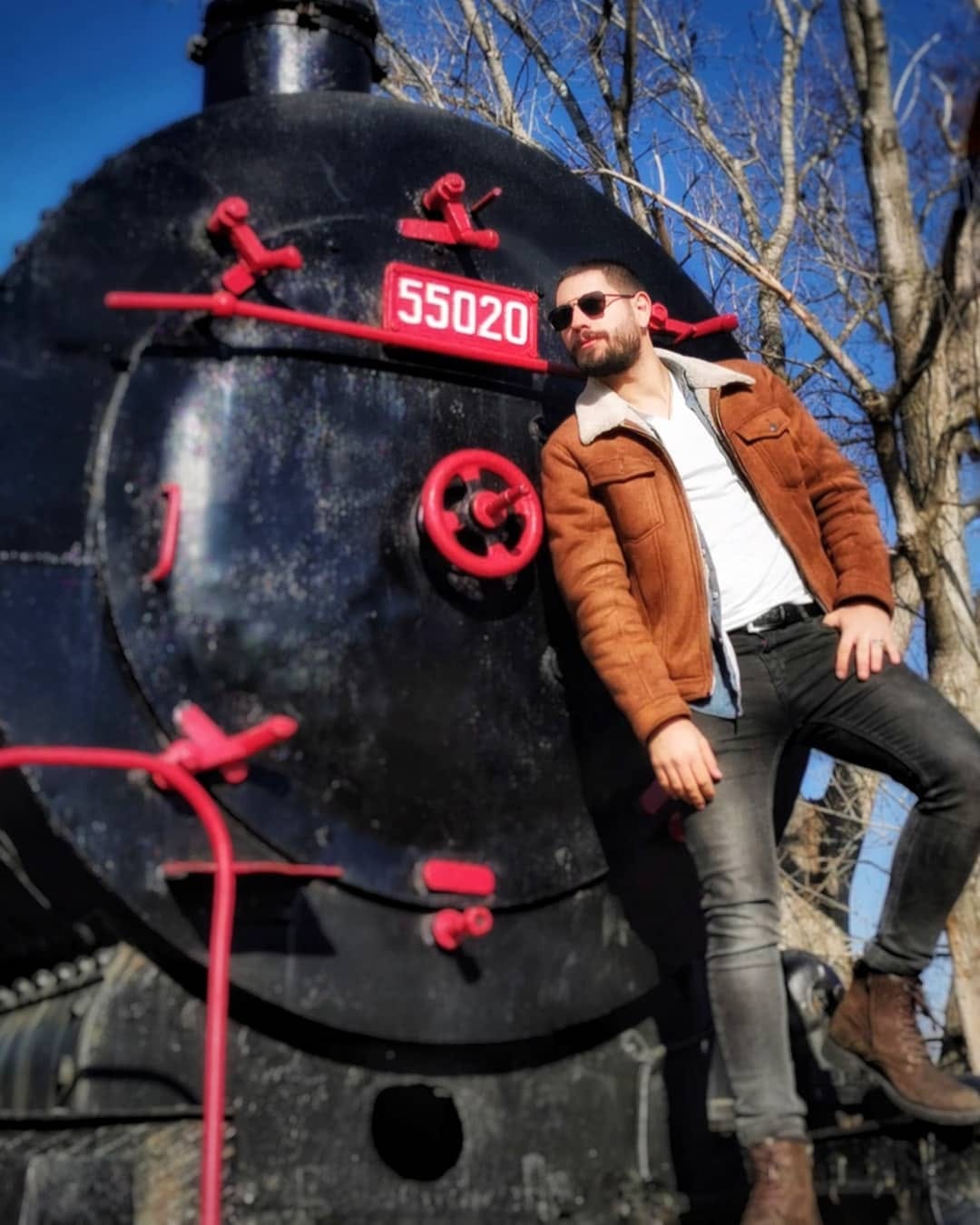 Post 3 by Ömer Çelik on Instagram (image)