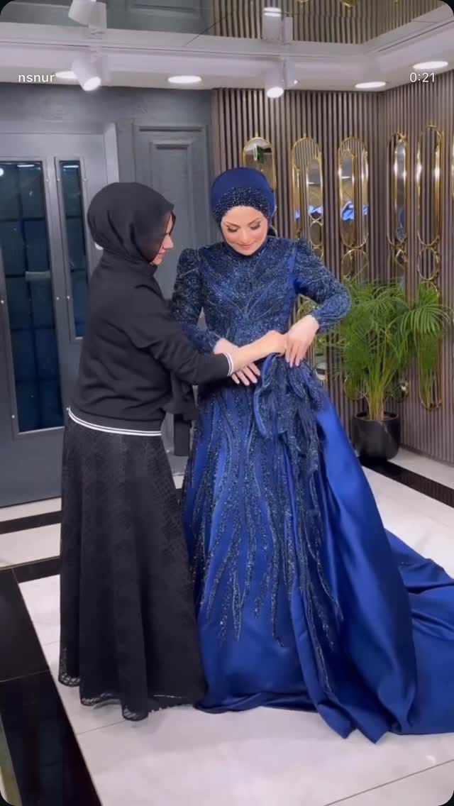 Post 5 by Tesettür Gelinlik / Nişanlık / Kına Elbiseleri on Instagram (video)