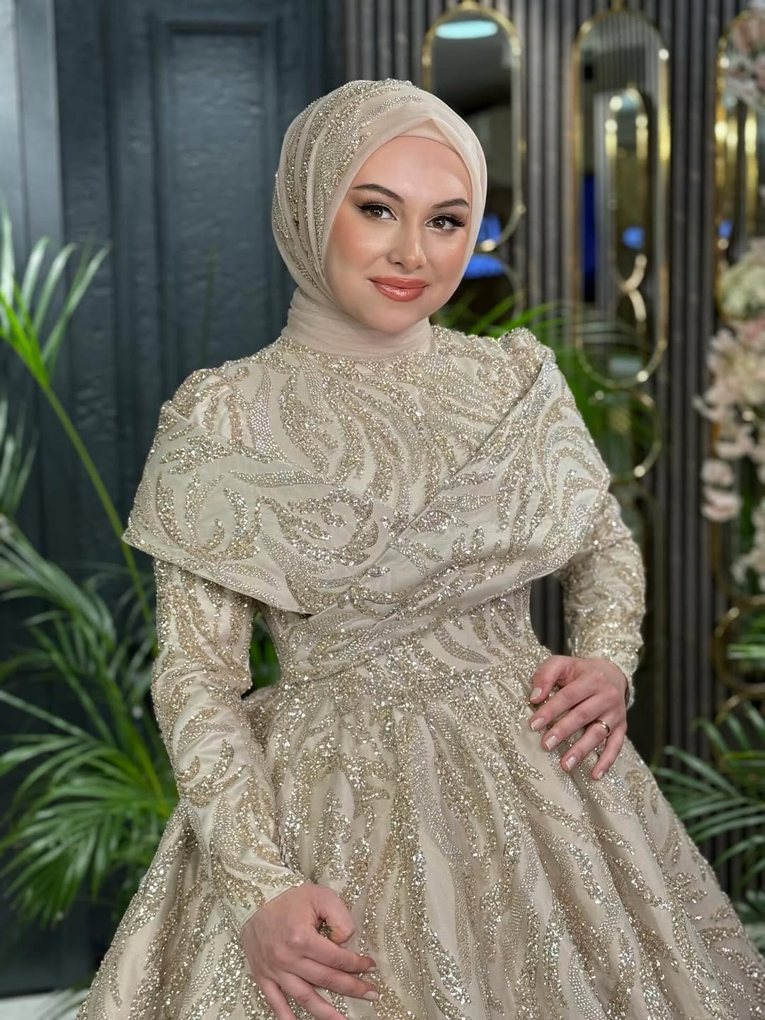 Post 6 by Tesettür Gelinlik / Nişanlık / Kına Elbiseleri on Instagram (carousel)