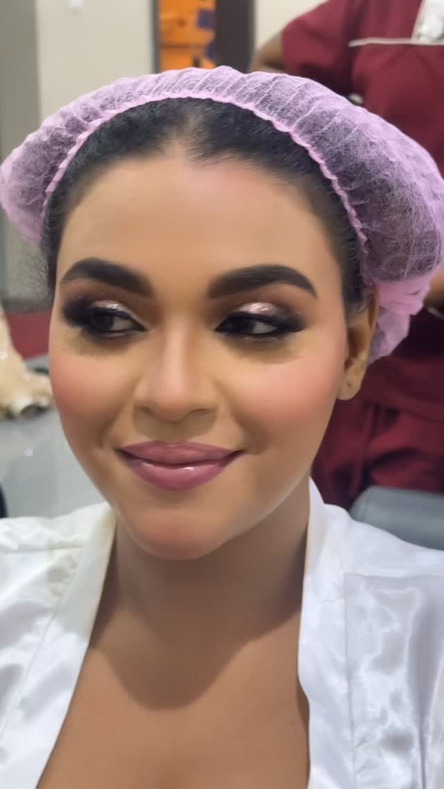 Post 2 by Makeup By Amaloshi on Instagram (video)