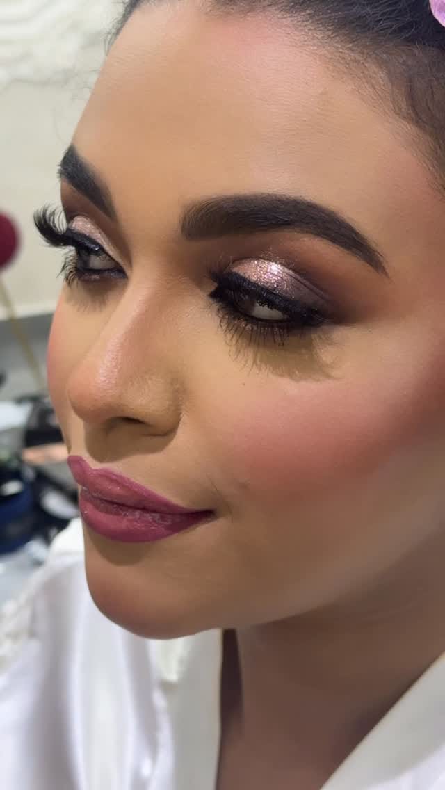 Post 3 by Makeup By Amaloshi on Instagram (video)