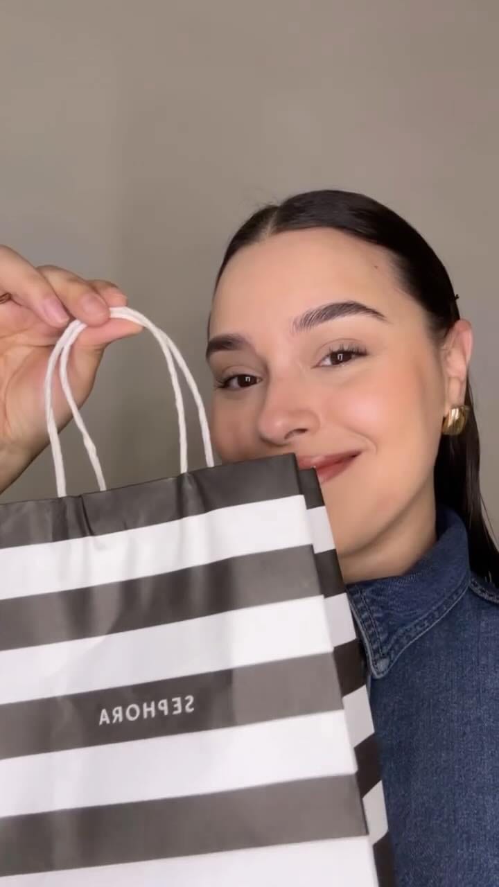 Post 10 by Fernanda Lucía on Instagram (video)